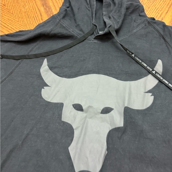 Under Armour Project Rock Hooded T-Shirt - Picture 3 of 5